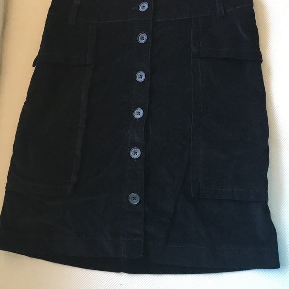 Zara - black velvet skirt - Picture 2 of 4